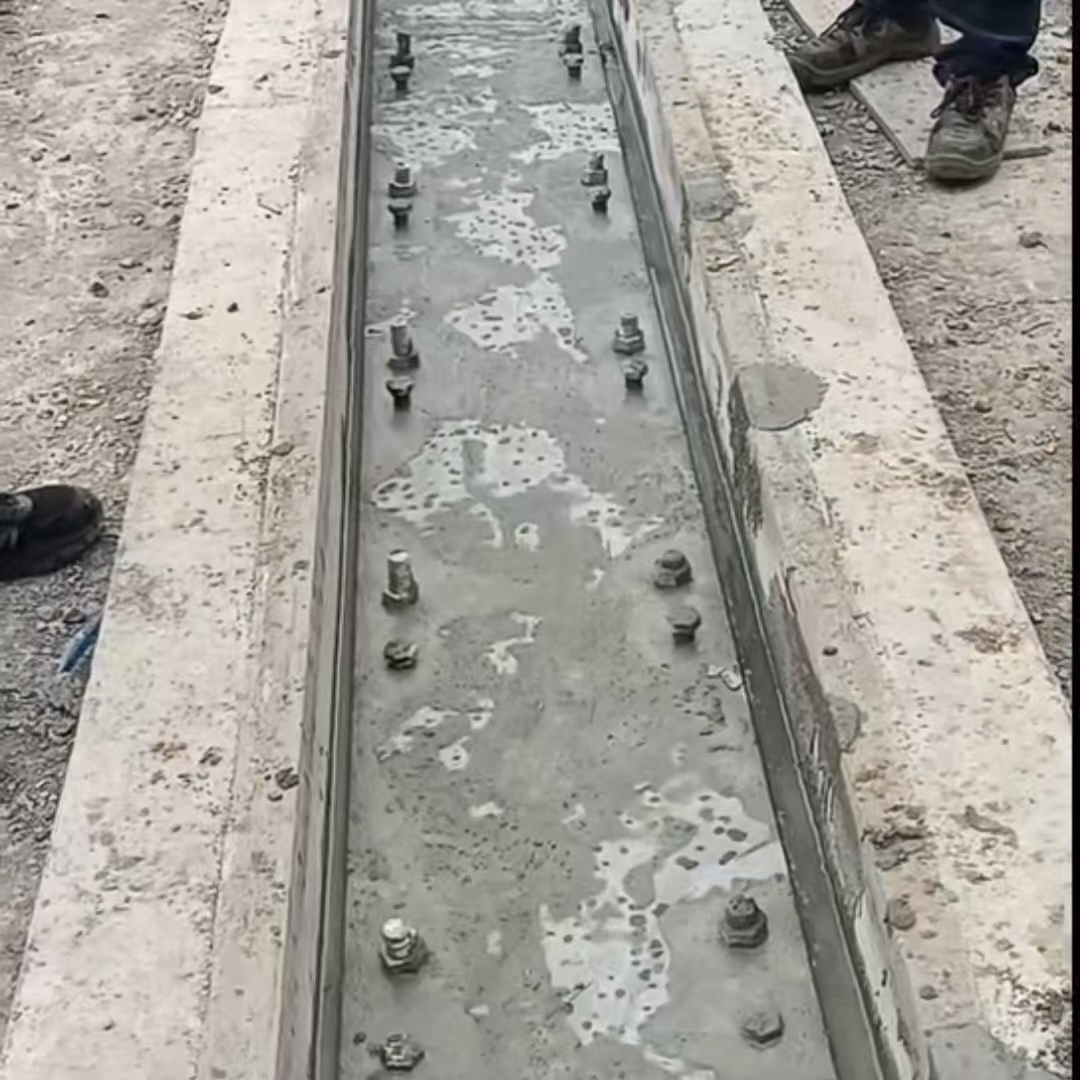 河南港口码头起重机龙门吊重型机械设备稳固用早强快凝轨道胶泥